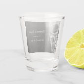 Gothic Half Skull Cool Black and White Grunge Shot Glas (Achterkant)