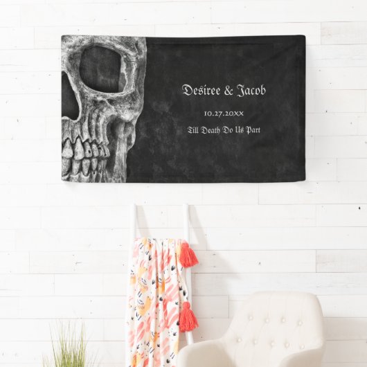 Gothic Half Skull Cool Black and White Grunge Spandoek (Insitu)