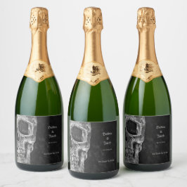 Gothic Half Skull Cool Black and White Grunge Sparkling Wijnetiket