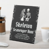 Gothic Halloween Skelet Jachtbord   Reclamebord Met Voetstuk (Insitu)