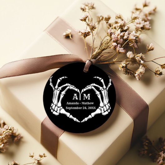 Gothic Halloween Skull Hand Heart Black Wedding Bedankjes Labels