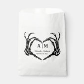Gothic Halloween Skull Hand Heart Black Wedding Bedankzakje (Voorkant)
