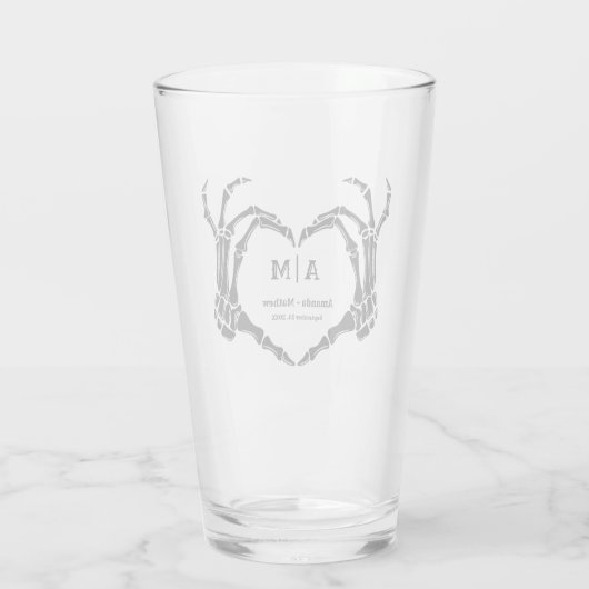 Gothic Halloween Skull Hand Heart Black Wedding Glas (Achterkant)