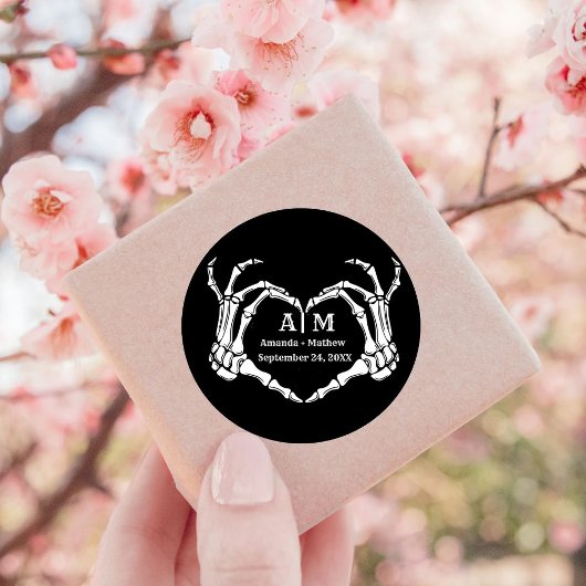 Gothic Halloween Skull Hand Heart Black Wedding Ronde Sticker