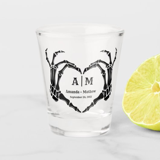 Gothic Halloween Skull Hand Heart Black Wedding Shot Glas (Voorkant)