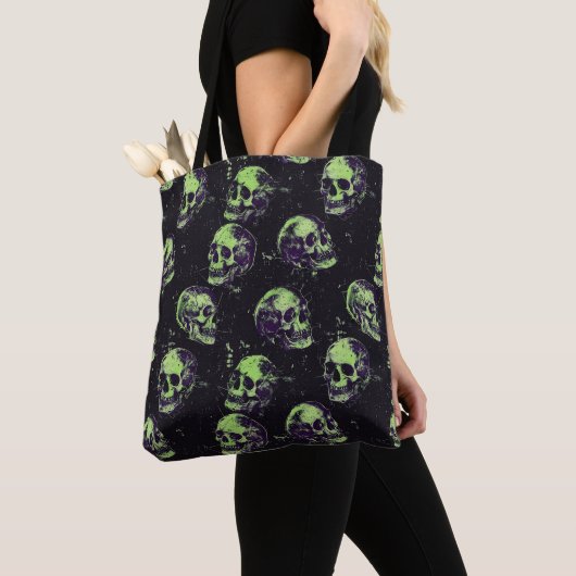 Gothic Halloween Skulls Spooky Season Tote Bag (Dichtbij)