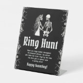 Gothic Halloween Vrijgezellenfeest Ring Hunt Game Reclamebord Met Voetstuk (Voorkant)