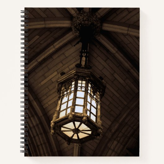 Gothic Hanger Light Spiral Notitieboek (Voorkant)