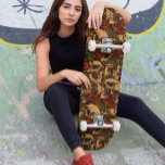Gothic Huid- en Rozen Graffiti patroon Persoonlijk Skateboard<br><div class="desc">Dit ontwerp kan worden gepersonaliseerd door de Edit optie van het Ontwerp te kiezen. Je kunt ook overdragen naar andere objecten. Neem contact met me op via colorflowcreations@gmail.com of gebruik de chatoptie bovenaan de pagina als u dit ontwerp op een ander product wilt plaatsen of hulp nodig hebt. Bekijk meer...</div>