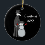 Gothic kerstversiering Plague Doctor Snowman Keramisch Ornament<br><div class="desc">Geweldige kerstversiering om 2020 te herinneren! Van gekke grappen tot serieuze romantische uitlatingen, de MiKa Art Zazzle shop heeft iets voor iedereen. Canadees, Japanse geschenken, sieraden, hoesjes voor elektronische apparaten, leuke knoppen, kopjes voor mok, siervoorwerpen, kaarten en posters... . Neem alstublieft wat tijd en kijk rond. Je kunt zelfs iets...</div>