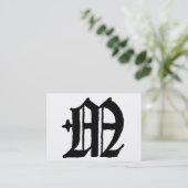 Gothic Letter "M" Classic English Initiaal Visitekaartje (Staand voorkant)