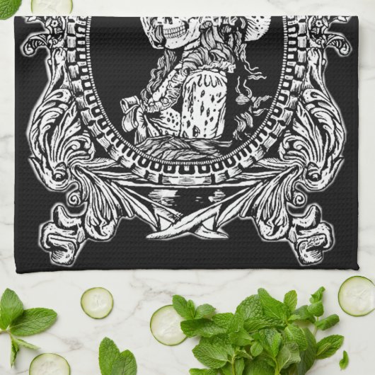 Gothic Maiden Theedoek (Gevouwen)