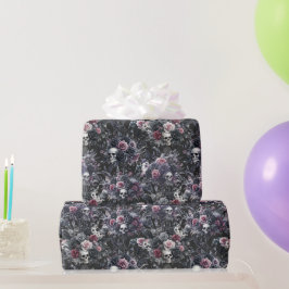 Gothic Moody Flowers Schedels en Kraaien Cadeaupapier