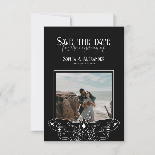 Gothic Moody Zwart en Wit Trouwfoto Save The Date (Voorkant)