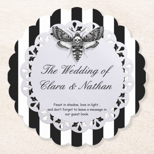 Gothic Moth Skull Wedding – Donker Elegant Kartonnen Onderzetters (Voorkant)