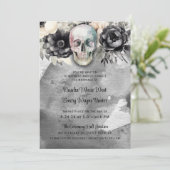 Gothic Peony & Skull Black Floral Wedding Kaart (Staand voorkant)