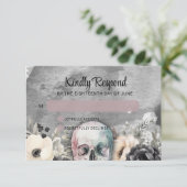 Gothic Peony & Skull Black Floral Wedding RSVP Kaartje (Staand voorkant)
