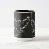 Gothic Raven – door BurnsInHell Tweekleurige Koffiemok (Center)