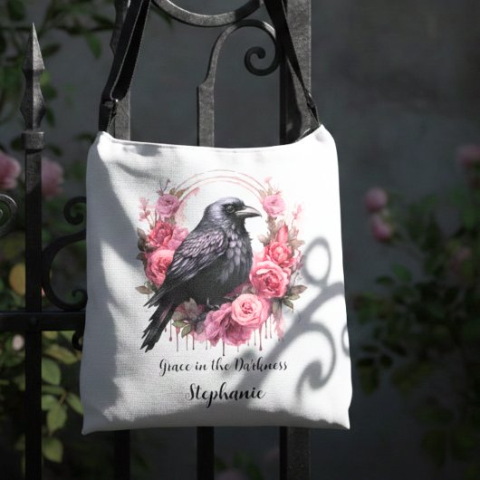 Gothic Raven Pink Floral Dark Academia Crossbody Tas