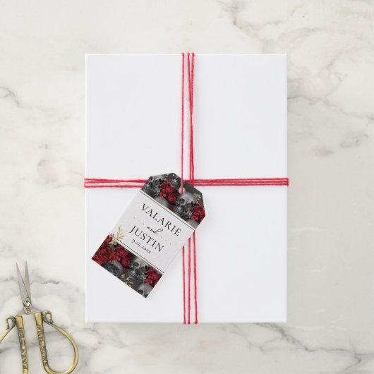Gothic Red Black Floral Wedding Cadeaulabel (Met Touw)