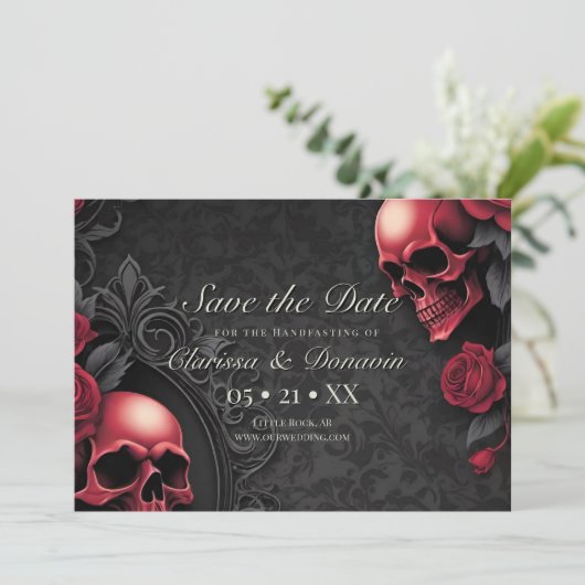 Gothic Red & Black Skull & Rose Damask Handfasting Save The Date (Staand voorkant)