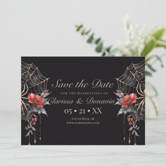 Gothic Red & Gold Floral Spider Web Handfasting Save The Date (Staand voorkant)