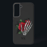 Gothic Red Roses Skeleton Monogram Samsung Galaxy Hoesje<br><div class="desc">Een  witte telefoonbehuizing met rode rozen in een skelethand.</div>