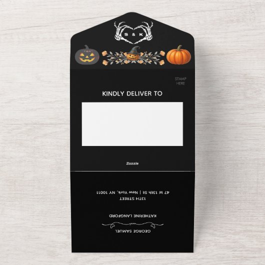 Gothic Romantic Skeleton Hand Halloween Huwelijk All In One Uitnodiging (Buitenkant)