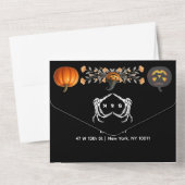 Gothic Romantic Skeleton Hand Halloween Huwelijk All In One Uitnodiging (Achterkant)