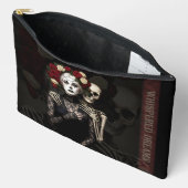 Gothic Rose Queen – Dark Romantic Art with Skeleto Etui (Open)