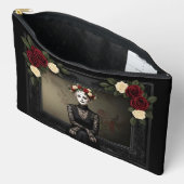 Gothic Rose Queen – Dark Romantic Art with Skeleto Etui (Open)