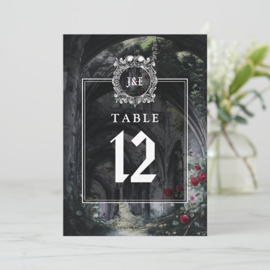 Gothic Ruins Floral Monogram Table Number Kaart (Staand voorkant)
