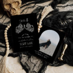 Gothic Save the Date, Black Save the Date Wedding Kaart<br><div class="desc">Dit is een gothic geïnspireerd op het opslaan van de date-uitnodiging met skelethanden en een humeurig donker ontwerp. Geef de meeste formulering uit   ALLE kleuren om dit zwart te maken sparen de datumkaart past uw gebeurtenisbehoeften   persoonlijke stijl. Selecteer "personaliseer deze sjabloon"om alle het uitgeven opties te zien:)</div>