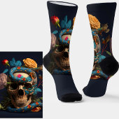 Gothic schedel, blauwe slang en bloemen op blauw sokken