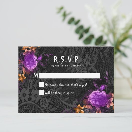 Gothic Skeleton Paarse Floral Halloween Wedding RSVP Kaartje (Staand voorkant)