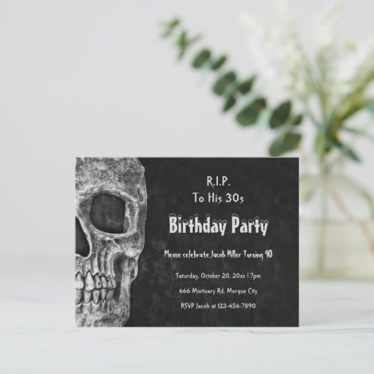 Gothic Skull Birthday Party RIP naar zijn 30s Uitnodiging Briefkaart (Staand voorkant)