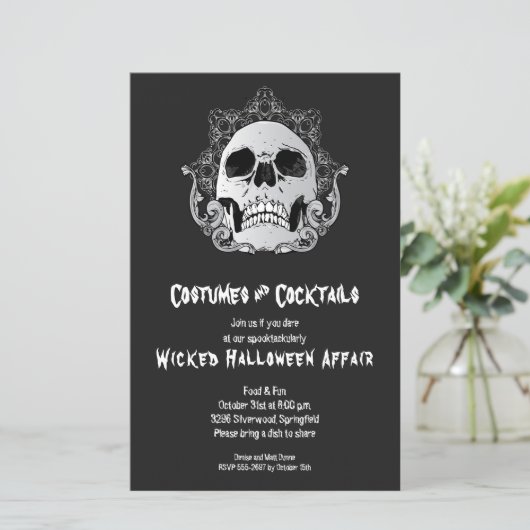 Gothic Skull Budget Halloween Uitnodigingen (Staand voorkant)