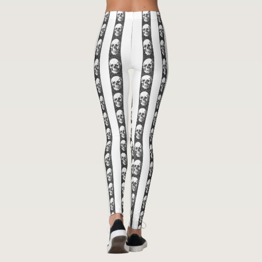 Gothic striped pattern with skulls leggings (Achterkant)
