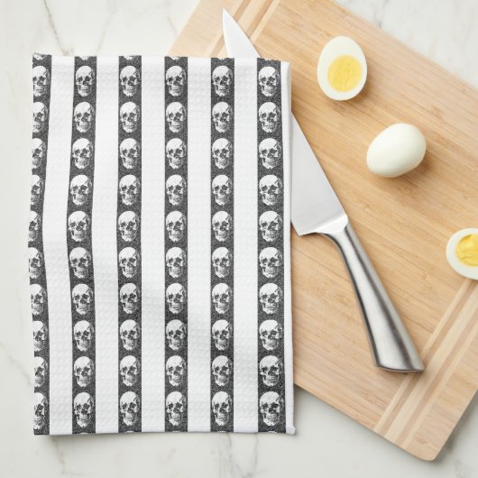 Gothic striped pattern with skulls theedoek (Quarter Fold)