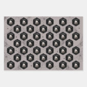 Gothic Taupe Grijze Schedels en Strepen Halloween Inpakpapier Vel (Voorkant)