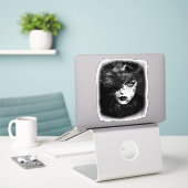 Gothic Woman Sticker (Laptop op bureau)