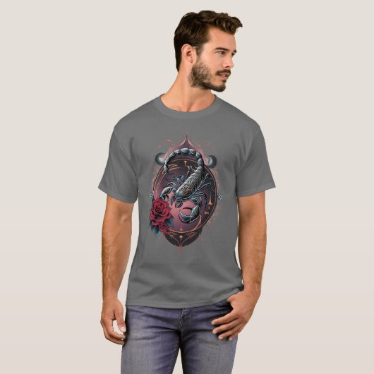 Gothic Zodiac Scorpio – Baroque Scorpion Art T-shirt (Voorkant volledig)