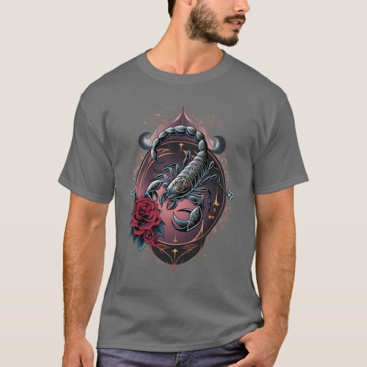 Gothic Zodiac Scorpio – Baroque Scorpion Art T-shirt (Voorkant)