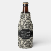 Gothic Zwart Kant en Perkament Bruiloft Jubileum Flesjeskoeler (Fles Voorkant)