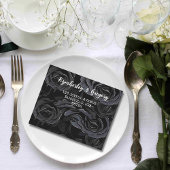 Gothic zwart Roos witte tekst bloemachtergrond All In One Uitnodiging