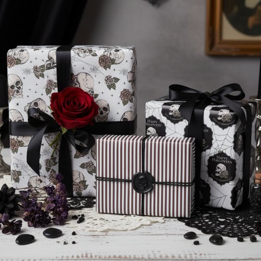 Gothic zwart-wit schedels en strepen Halloween Inpakpapier Vel