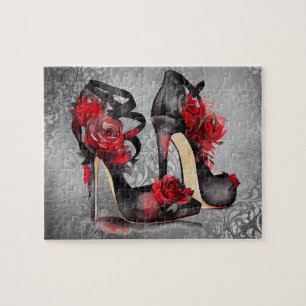 Gothische Mode — Strappy Heels met Rozen op Grunge Legpuzzel