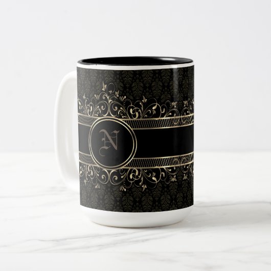 gothische monogrammen voor zwart en goud tweekleurige koffiemok (Voorkant links)