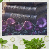Gotisch boek paarse bloemen theedoek (Gevouwen)