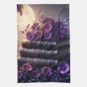 Gotisch boek paarse bloemen theedoek (Verticaal)